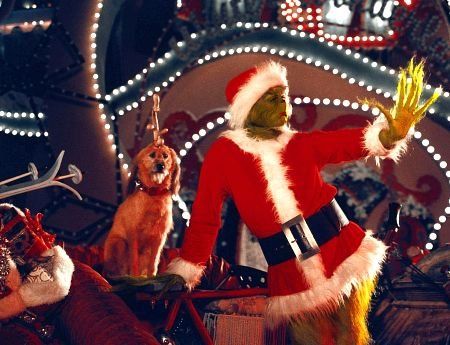 Still of Jim Carrey in How the Grinch Stole Christmas Immagini Grinch, Funny Christmas Wallpaper, Wallpaper Natal, The Grinch Movie, Family Christmas Movies, Le Grinch, Grinch Who Stole Christmas, Best Christmas Movies, Istoria Artei