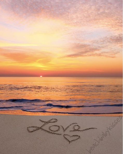 Beach Heart On Beach Sand, Sand Writing, Diamond Dotz, Photography Genres, Photography Kit, Scene Image, I Love The Beach, Close Up Portraits, Sand Art