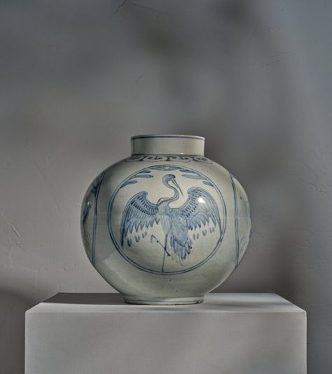 A blue and white 'crane and tortoise' ovoid jar, Joseon dynasty, 18th century | SUBLIME BEAUTY: Korean Ceramics from a Private Collection | 2022 | Sotheby's Art Of Korea, Korean Ceramics, Korean Pottery, Joseon Dynasty, White Crane, Ancient Pottery, Surface Decoration, Korean Art, Japanese Porcelain