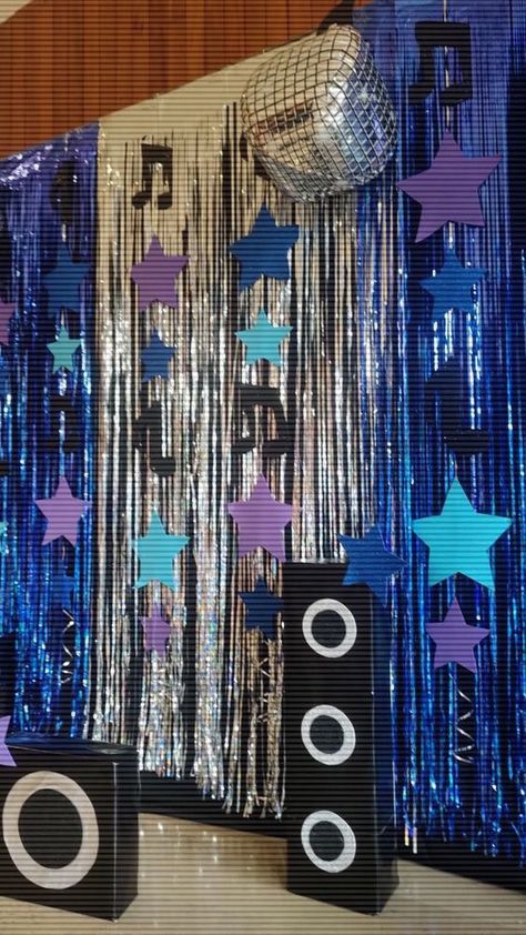 Retro Theme Party, Pop Star Party, Decades Party, Disco Theme Party, 70s Party Theme, 80s Party Decorations, Homecoming Themes, 80s Birthday Parties, 70s Disco Party