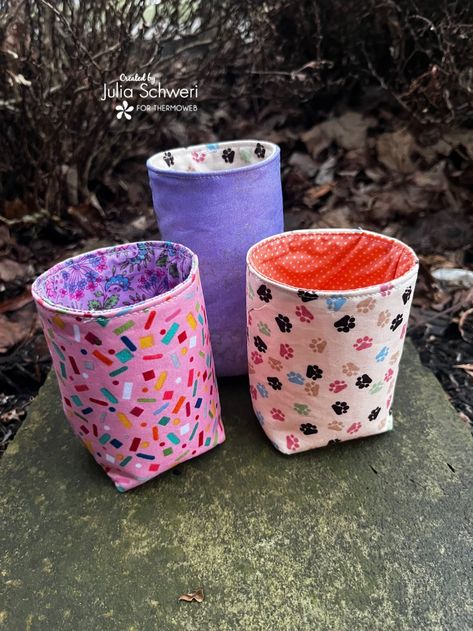 Fabric Drink Can Cozy Made with HeatnBond Liquid Vinyl - Therm O Web Cup Sleeve Template Free Printable, Cup Cozy Sewing Pattern, Diy Coffee Sleeve, Koozie Pattern, Cup Sleeve Pattern, Can Cozies, Mason Jar Cozy, Cup Cozy Pattern, Coffee Cozies