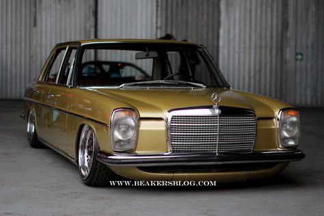 Only low. Only Mercedes-Benz. — W114 Mercedes W114, Custom Mercedes, Mercedes W123, Old Mercedes, Classic Mercedes, Vw Porsche, Mercedes Benz Classic, Mercedes Car, Mercedes Benz Cars