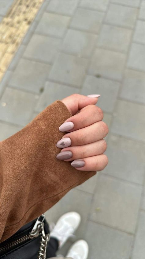 Ongles Beiges, Brown Nails Design, Hello Nails, November Nails, Subtle Nails, Beige Nails, Simple Gel Nails, Soft Nails, Neutral Nails