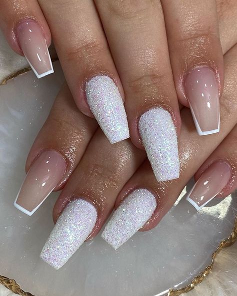 Nail Ideas Pink Glitter, Sparkle Nails Pink, White Sparkly Acrylic Nails, Glitter Nails For Christmas, White Glittery Nails, Full Glitter Nails, Christmas Sparkle Nails, White And Glitter Nails, Nails Pink Sparkle