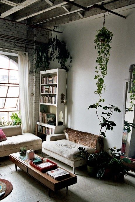 remain simple. Lots Of Plants, Decor Ikea, Bohemian House, Bohol, Cool Ideas, Style At Home, A Living Room, Benjamin Moore, Decor Rustic