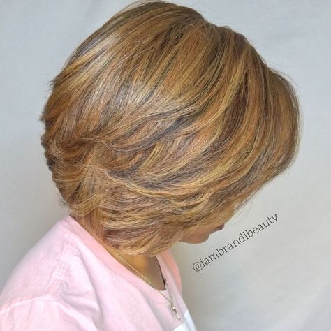 Bob Black Women, Blended Highlights, Reverse Bob, Bob Hairstyles For Black Women, Natural Hair Bob, Bob Black, Blonde Natural, Colourful Hair, Short Haircut Styles