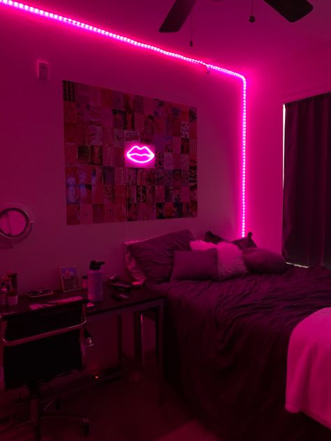 @sydneyols Bedroom Aestethic, Neon Room Aesthetic, Dr Bedroom, Stormy Aesthetic, Bedroom Aesthetic Vintage, Artsy Wall, Hot Pink Bedrooms, Bedroom Neon, Neon Bedroom