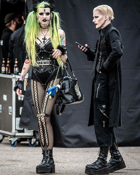 Metal Festival Outfit, Goth Festival Outfit, Thick Goth Outfits, Goth Rave Outfits, Goth Couples, Halloween Gala, Thick Goth, Goth Couple, Adora Batbrat