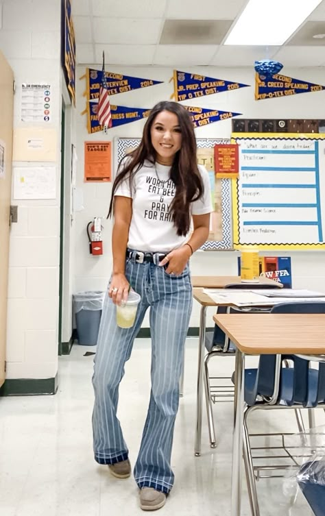 Western Outfits Teacher, Western Outfits Women Teacher, Cavenders Outfits Women, Western Pants Outfit, Western Day Spirit Week Outfit Teacher, Western Outfits Women Casual Summer, Simple Nfr Outfits, Indie Western Outfits, Teacher Outfits Western