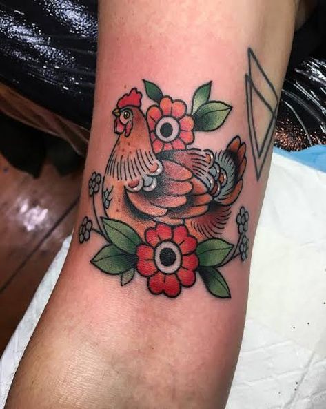 Traditional Chicken Tattoo, Hen Tattoo, Chicken Tattoo, Rooster Tattoo, Traditional Tattoo Inspiration, Garden Tattoos, Vegan Tattoo, Witch Tattoo, Sweet Tattoos