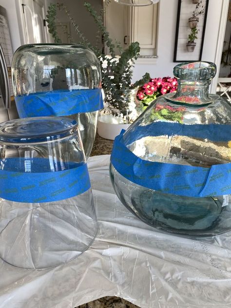 Flower Vases For Centerpieces, Fishbowl Vase Ideas, What To Do With Old Flower Vases, Diy Color Glass Vases, What To Do With Glass Vases, Painting Vases Diy Ideas Glass, Round Glass Vase Decor Ideas, Repurpose Flower Vases, Large Glass Vase Ideas