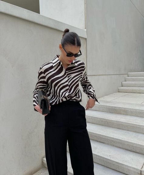 Zebra Print Blouse Outfit, Zebra Print Outfits, Print Blouse Outfit, Zebra Print Clothes, Blouse Outfit, Animal Prints, Aesthetic Outfits, Zebra Print, Business Fashion