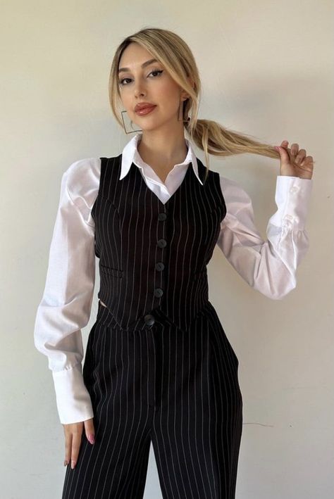 Overalls Outfit For Wedding, Formal Stylish Outfits For Women, Neat Outfits Classy, Oppenheimer Inspired Outfit, Secratery Outfit, Black Waitress Outfit, Formal Attire Women Parties, Formal Aesthetic Outfit, Formals For Women