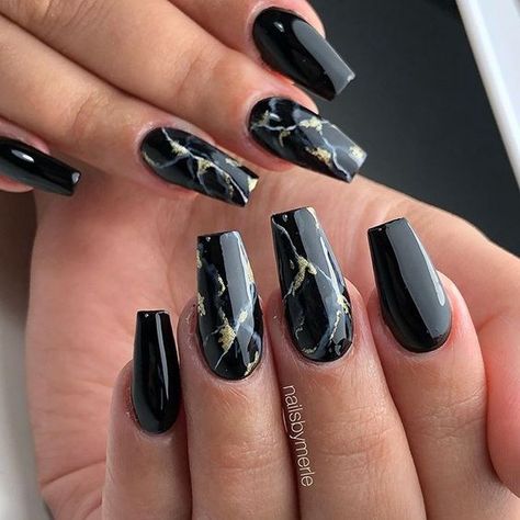 Black With Marble Nails, Black Nail Designs Marble, Trendy Black Nails Art Designs, Short Black Marble Nails, Coffin Acrylic Nails Marble, Black Marble Nails Coffin, Marble Acrylic Nail Designs, Nail Marble Art, Marble Black Nails