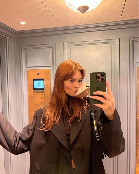 Kendall Jenner Hair Color, Kendall Jenner Hair, Cheveux Oranges, Red Hair Inspo, Ginger Hair Color, Kendall Jenner Outfits, Auburn Hair, Copper Hair, Dye My Hair