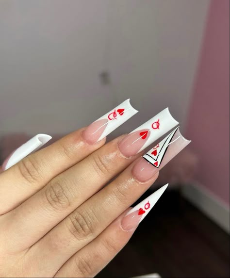 King Of Hearts Nails, Card Nails Acrylic, Queen Of Hearts Nails Acrylic, Card Suit Nails, Card Inspired Nails, Card Themed Nails, Vegas Theme Nails, Card Nails Design, Ace Nails Designs