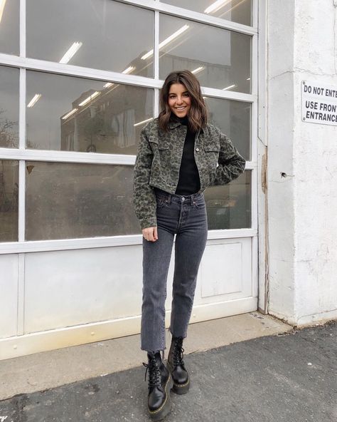 Viviane Audi on Instagram: “Yesterday’s OOTD 🖤 . . . . .  Jacket is @princesspollyboutique ! Doing a haul on my stories! Use VIVIANE20 for 20% off! All items linked!…” Dr Martens Platform Outfit, Jadon Outfit, Platform Doc Martens Outfit, Doc Martens Outfit Fall, Ootd Jacket, Viviane Audi, Platform Doc Martens, Platform Outfit, Martens Outfit