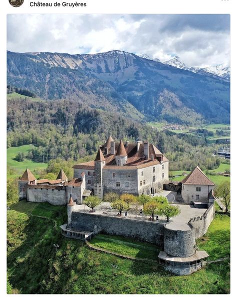 Gruyeres Switzerland, Castle Switzerland, Castle Inspiration, Stone Castle, European Castles, Mediterranean Landscaping, Germany Castles, Castle Art, Castle Garden