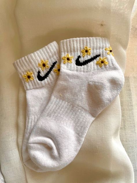 Embrodered Nike, Socks Embroidery Diy, Embroidery Nike Socks, Nike Sock Embroidery, Embroidered Nike Socks, Handcraft Aesthetic, Embroidered Socks Diy, Nike Socks Embroidery, Cute Nike Socks