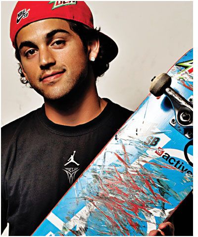 Hot damn Paul Rodriguez, Discover New Music, Mtv Music, Pro Skaters, Skater Boys, Man Crush Monday, Skater Boy, Cute Family, Sports Basketball