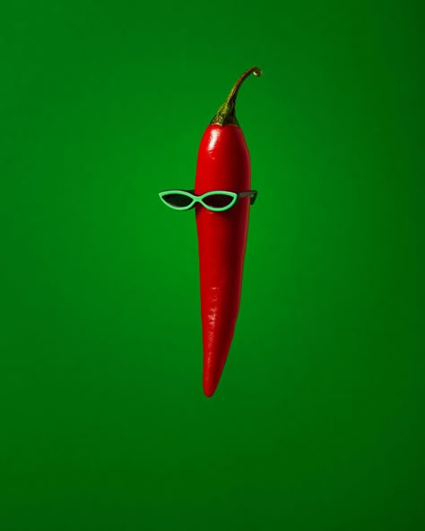 If ever there was a vegetable that had personality, it’s the red chili pepper #stilllifephotographer #chilis #chillipeppers #redchillies #foodphotographer #colourfulveggies #loveyourveggies #healthyeatinghabit Red Green Photography, Chili Logo, Lantern Photography, Chilli Beans, Chilli Recipes, Red Chili Peppers, Still Life Photographers, Art Gallery Wallpaper, Sweet Chili Sauce