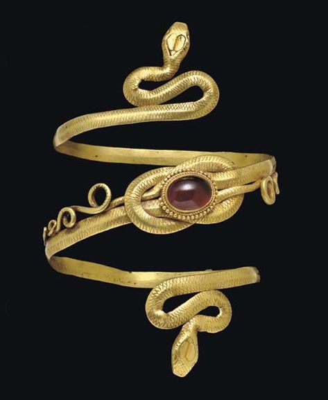 Ancient Greek Serpent Armband 4th-3rd century BC - Imgur Ancient Greek Jewelry, Egiptul Antic, Ancient Jewels, Hellenistic Period, Bijoux Art Nouveau, Ancient Jewellery, Historical Jewellery, Egyptian Jewelry, Snake Jewelry