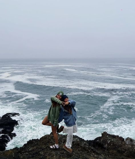 Oregon Coast Pictures, Oregon Coast Photoshoot, Maine Photoshoot, Oregon Coast Outfit, Oregon Coast Aesthetic, Oregon Outfits, Oregon Aesthetic, Pretty Scenery, Cali Trip