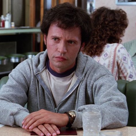 Billy crystal when harry met sally #billycrystal Harry Burns, Billy Crystal, When Harry Met Sally, Mike Wazowski, 2024 Style, Robins, American Actors, Style Guide, Comedians