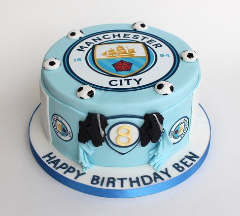 machester city cake | All edible decoration for a big Man Ci… | Hannah Loves Cake | Flickr Mancity Cake Design, Man City Cake Ideas, Manchester City Cake Ideas, Manchester City Cake, Bolo Real Madrid, Manchester United Cake, Birthday Cake Kids Boys, Sonic Birthday Cake, Football Birthday Cake