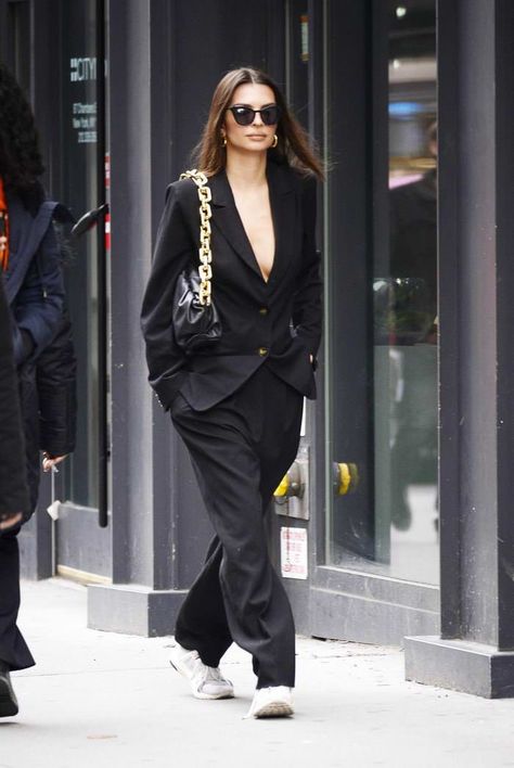 Emrata Street Style, Emrata Outfits, Model Off Duty Aesthetic, Emily Ratajkowski Outfits, Model Off Duty Outfits, Emily Ratajkowski Style, Off Duty Outfits, Models Off Duty Style, Model Street Style