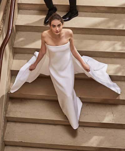 20 Perfect Wedding Dresses for the Minimalist Bride Minimalist Wedding Gown, Carolina Herrera Dress, Minimalist Gown, Minimalist Bride, Simple Gowns, Minimalist Wedding Dresses, V Neck Wedding Dress, Princess Ball Gowns, Stunning Wedding Dresses