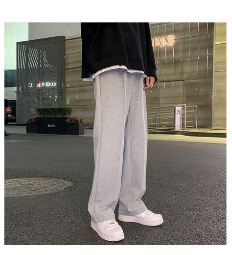 Sweatpants Outfit Men, Straight Sweatpants, Sweatpants Outfit, Oversize Casual, Men's Korean Style, Comfortable Tops, Korean Men, Trending Dresses, Mens Bottom