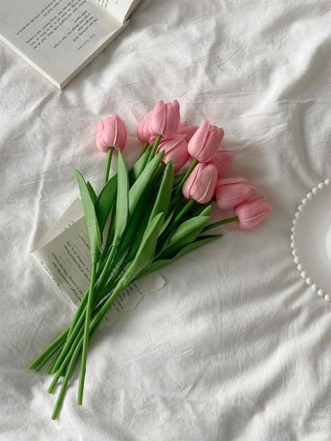 Boquette Flowers, Nothing But Flowers, Flower Therapy, Tapeta Pro Iphone, Beautiful Bouquet Of Flowers, Pink Vibes, Pink Tulips, Tulips Flowers, Beautiful Bouquet