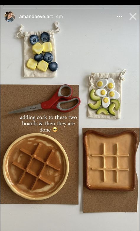 Homemade Clay Gifts, Clay Game Pieces, Clay Tiktaktoe Board, Clay Diy Gifts, Air Dry Clay Jewelry Diy, Clay Projects For Adults, Things Made Out Of Clay, Oven Bake Clay Ideas, Clay Tic Tac Toe Board