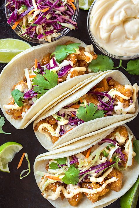 These General Tso's chicken tacos are a delicious and fun Asian fusion recipe with a south-of-the-border kick! | thecozyapron.com #generaltsoschicken #generaltsoschickentacos #chickentacos #asiantacos #fusiontacos Asian Wraps, General Tao Chicken, Asian Tacos, Fusion Tacos, Asian Fusion Recipes, General Tso's Chicken, Tso Chicken, General Tso Chicken, General Tso