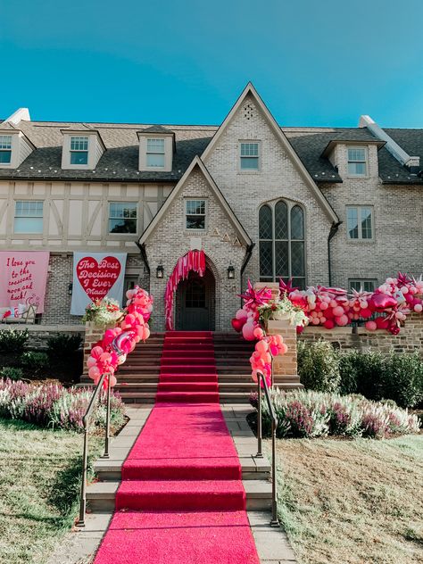 Tri delta bid day theme 2021, hearts, valentines, party decorations Sorority Bid Day Balloons, Heart Themed Bid Day, Valentines Day Bid Day Theme, Heart Bid Day Theme, Pink Bid Day Theme, Valentines Bid Day, Love Bid Day Theme, Bid Day Decorations, Tri Delta Bid Day