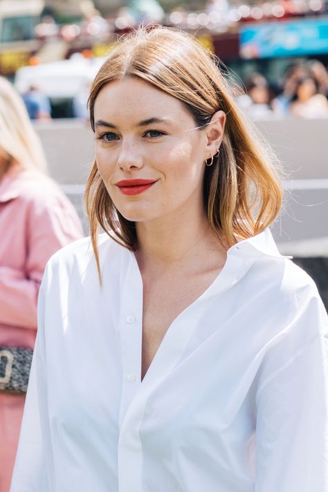 Camille rowe Parisian Makeup, Camille Rowe Style, French Makeup, Girls Lipstick, Camille Rowe, Charlotte Rampling, Paris Girl, Jeanne Damas, French Beauty