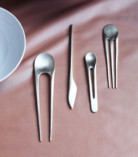 Funky Silverware, Cutlery Design, House Decor Modern, Yanko Design, Cutlery Set, Chopsticks, Food Design, Forks, Dessert Table