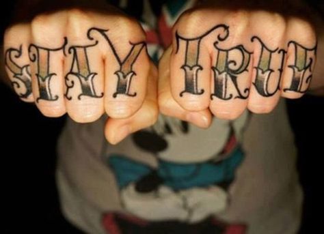 Font tattoo on hand - 70 Awesome Tattoo Fonts Designs People Tattoo, Tattoo Finger, Quotes People, Finger Tats, Knuckle Tattoos, Tattoo Magazine, Text Tattoo, Tattoo Font, Tattoo Script