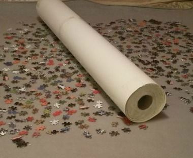 A cheap homemade puzzle caddy. Puzzle Roll Up Mat, Jigsaw Puzzle Table, Charles Wysocki, Diy Puzzle, Puzzle Table, Puzzle Mat, Diy Puzzles, Dirt Cheap, Diy Home Crafts