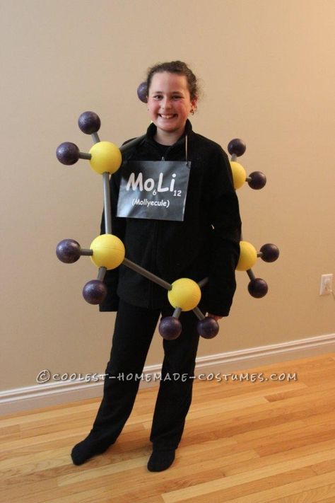 Halloween Sleepover Party, Science Costumes, Halloween Experiments, Science Halloween, Spooky Science, Teacher Costumes, Halloween Science, Science Party, Couple Costumes