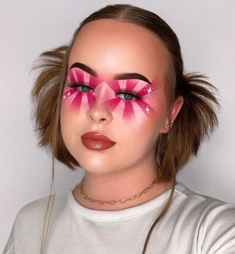 Jemma's makeup’s Instagram post: “peppermint baby 💗 NO ONE CAN TELL ME THIS ISN’T MY CUTEST LOOK YET! THE HAIR? THE MAKEUP? narcissistic or not i am IN LOVE!! [ edited by…” Peppermint Makeup, I Am In Love, Am In Love, Aesthetic Makeup, Melanie Martinez, Makeup Ideas, Tell Me, Peppermint, Carnival Face Paint