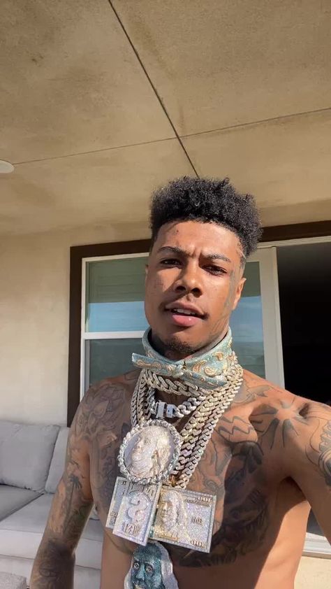 Celeb Jewelry, Big Gold Chains, Marley Twist Hairstyles, Chains Aesthetic, Nle Choppa, Hip Hop World, Rapper Jewelry, Platinum Chain, Black Men Fashion Swag