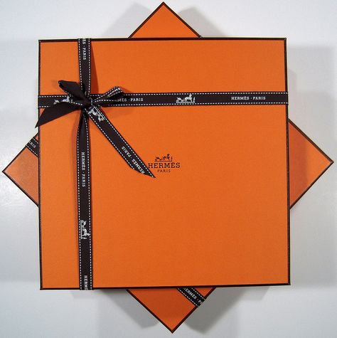 Robert Stilin, Luxury Paper Bag, Scarf Packaging, Paper Carrier Bags, Postcard Mockup, Paper Bag Design, Birthday Goals, Ribbon Box, Hermes Orange