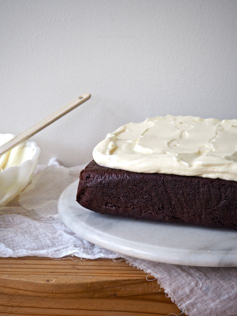 Nigella Lawson's Chocolate Guinness Cake Nigella Guinness Cake, Guinness Chocolate Cake Recipe, Guinness Chocolate Cake With Baileys Frosting, Chocolate Guinness Cake Nigella, Nigella Lawson Chocolate Cake, Chocolate Guinness Cake, Guinness Chocolate, Guinness Cake, Green Cafe