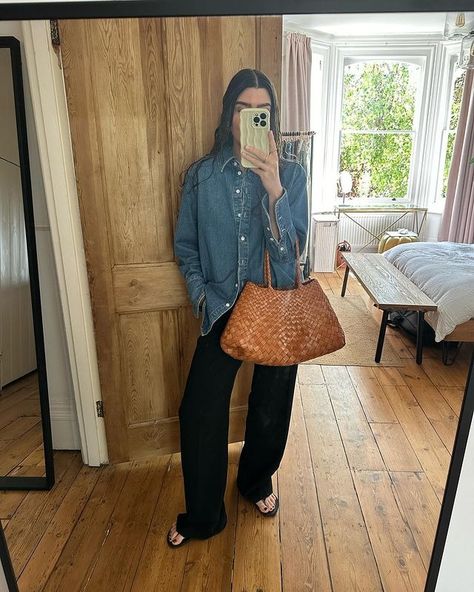 Anna (@theannaedit) • Instagram photos and videos Dragon Diffusion, Colour Analysis, Life Lately, Imagine If, Mama Style, Closet Fashion, Summer Sandals, European Fashion, Daily Outfits