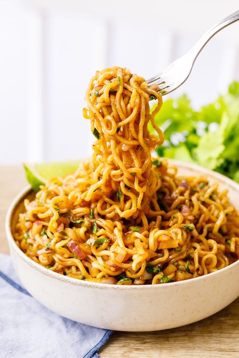 Cilantro Lime Noodles Cilantro Lime Noodles, Lime Noodles, Cilantro Lime Quinoa, Vegetarian Oyster Sauce, Healthy Noodles, Lime Quinoa, Plant Based Soups, Supper Ideas, Ramen Recipes