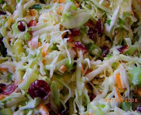 Coleslaw with pineapple, craisins, and granny smiths. Sounds awesome! (Perhaps with tomorrow night's fish tacos...mmmmmm!) Pineapple Coleslaw, Vinegar Coleslaw, Apple Coleslaw, Coleslaw Mix, Coleslaw Recipe, Fruit Dishes, Granny Smith, Coleslaw, Delicious Salads