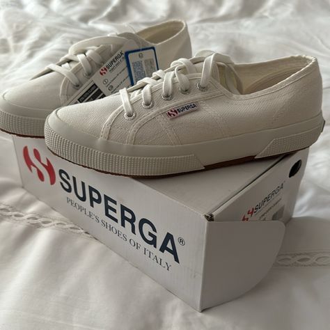 Nwt Size 38, Women’s 7 1/2 White Superga Classic Sneakers. New In Box. Superga Outfit, White Superga, Superga Sneakers, Superga Shoes, Pumped Up Kicks, Mama Style, Classic Sneakers, Shopping Cart, Me Too Shoes