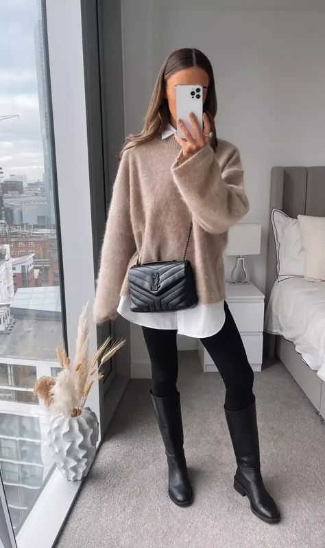 High Boots Outfit Winter, Black Knee High Boots Outfit, Stile Blair Waldorf, Adrette Outfits, Black Boots Outfit, Look Legging, Black Leggings Outfit, Fest Outfits, Boots And Leggings